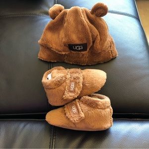 UGG Bixbee Fleece Booties & Beanie Set - Chestnut